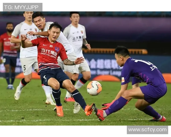 重庆当代迎战上港争夺中超积分榜关键战役全力以赴展现球队实力与斗志 重庆当代迎战上港争夺中超积分榜关键战役全力以赴展现球队实力与斗志